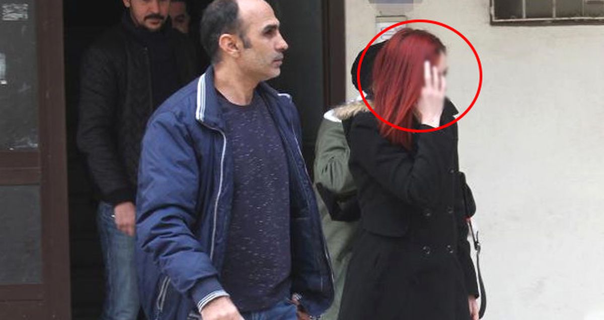 Öğretmen Koca, Eşinin Eve Erkek Aldığını Kameradan Görüp Polise İhbarda Bulundu
