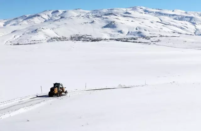 Van'da 235 Yerleşim Yerinin Yolu Kapandı