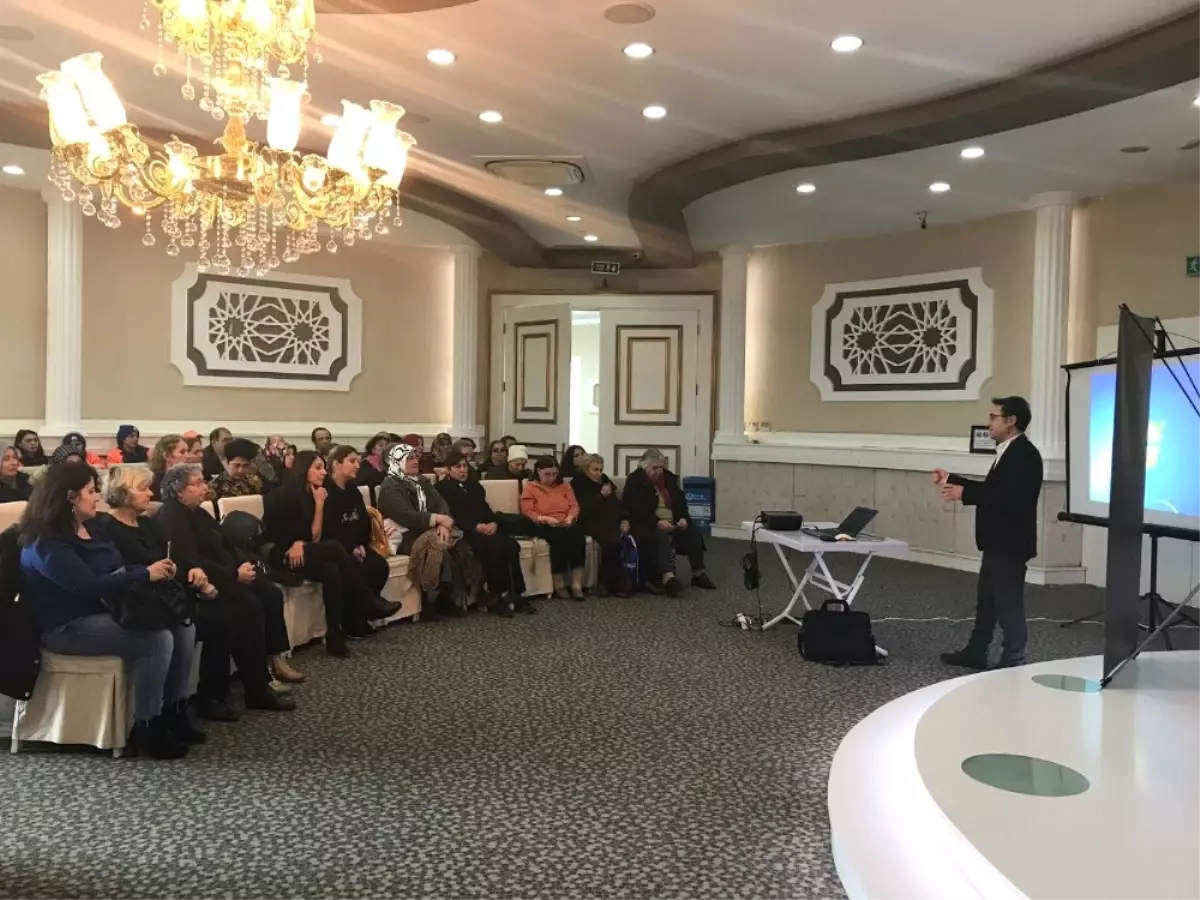 Avcılar'da Ev Hanımlarına Sağlıklı Yaşam Seminerleri Veriliyor