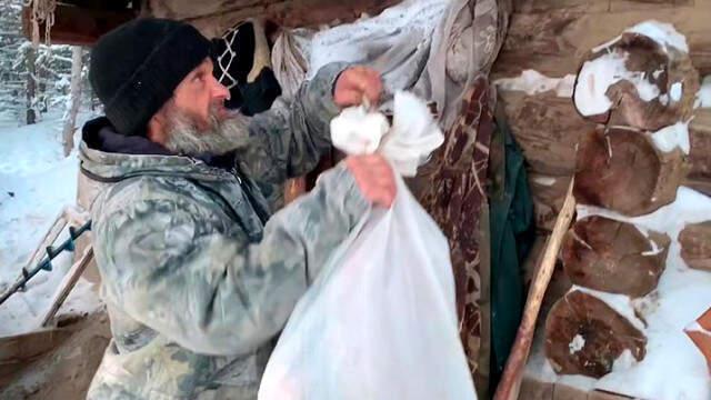 Çeyrek Asır Sonra Bulunan Kayıp Paraşütçü Eksi 60 Derecelik Ormanda Yalnız Yaşıyor
