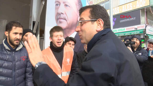 CHP'nin İstanbul Adayı Ekrem İmamoğlu, AK Parti Standını Ziyaret Etti