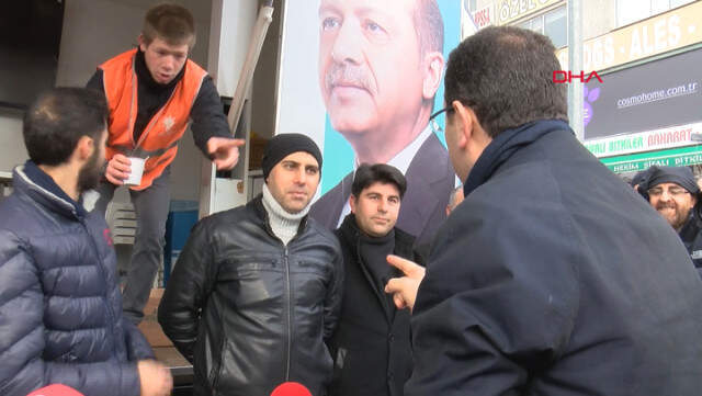 CHP'nin İstanbul Adayı Ekrem İmamoğlu, AK Parti Standını Ziyaret Etti