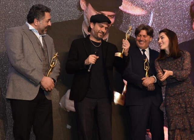 Demet Akalın Bağış Gecesinde Müslüm Gürses'in Gömleğine 10 Bin TL, Ferman Toprak ise Yüzüğüne 23 Bin TL Ödedi