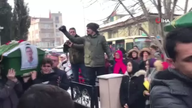 Feci Kazada Can Veren Baba ve Çocukları da Son Yolculuklarına Uğurlandı Feci Kazada Can Veren Baba ve Çocukları da Son Yolculuklarına Uğurlandı