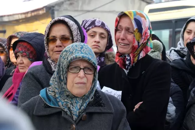 Feci Kazada Can Veren Baba ve Çocukları Son Yolculuklarına Uğurlandı Feci Kazada Can Veren Baba ve Çocukları Son Yolculuklarına Uğurlandı