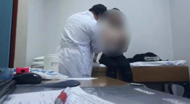İzmir'de Kadınları Muayene Eden Doktorun Çektiği Görüntüler, Rus Sitesinde Yayınlandı