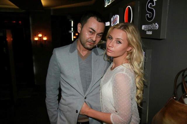 Serdar Ortaç'la Eşi Chloe Loughnan'ın, Para Yüzünden Arası Açıldı