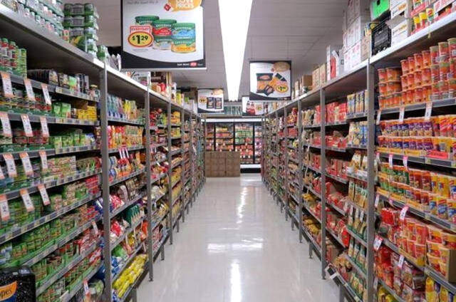 Süper Markette Tuvaletini Yapan Kadın, Güvenlik Kamerasına Yakalandı