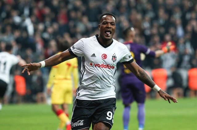Beşiktaşlı Larin'den Burak Yılmaz'a Övgü: Burada Olması Gerçekten Güzel