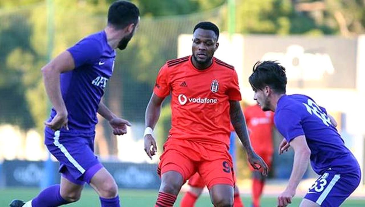Cyle Larin'den Burak Yılmaz'a Övgü: Burada Olması Gerçekten Güzel