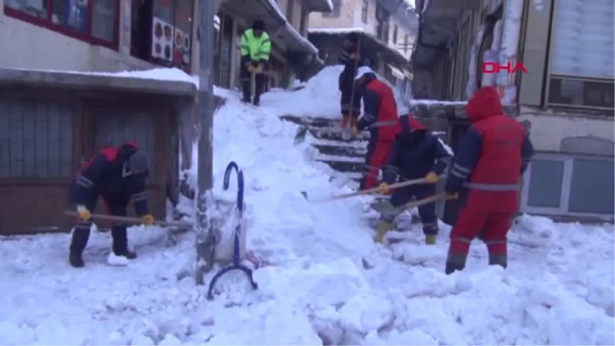 Bitlis Haberleri: Bitlis’te işçilerin zorlu kar temizliği Bitlis Haberleri: Bitlis’te işçilerin zorlu kar temizliği