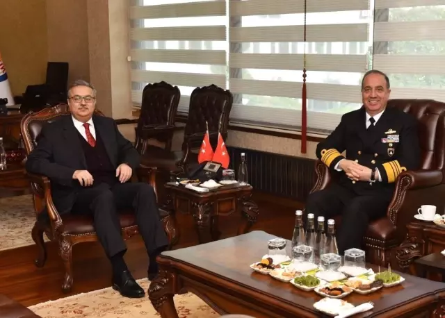 Donanma Komutanı Koramiral Tatlıoğlu Mersin'de
