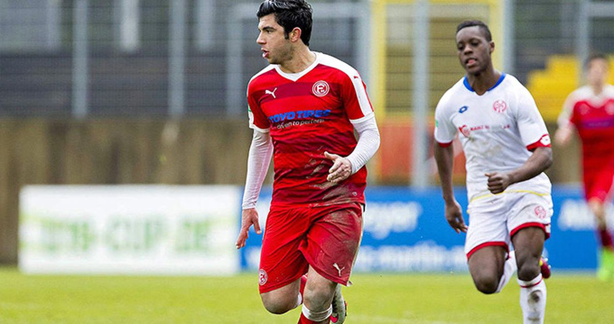 Göztepe, Genç Oyuncu Muhayer Oktay ile El Sıkıştı