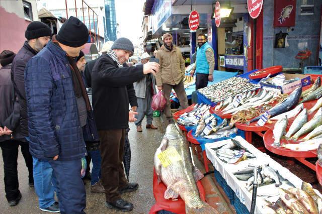 Keban Baraj Gölü'nde Bu Kez de 1 Metre 64 Santimlik 84 Kilo Ağırlığında Turna Balığı Yakalandı