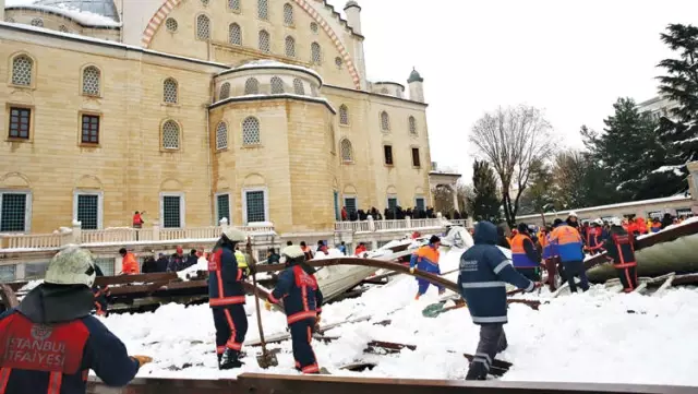 Ataköy'deki Tente Faciası Soruşturmasında 4 İmamın 15 Yıl Hapsi İstendi Ataköy'deki Tente Faciası Soruşturmasında 4 İmamın 15 Yıl Hapsi İstendi