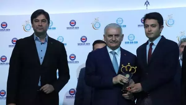 Binali Yıldırım: Basın, Millet Adına Ülkeyi Yönetenleri Denetler Binali Yıldırım: Basın, Millet Adına Ülkeyi Yönetenleri Denetler