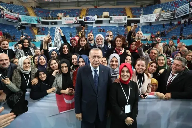 Cumhurbaşkanı Erdoğan, AK Parti Trabzon İlçe Belediye Başkan Adaylarını Açıkladı Cumhurbaşkanı Erdoğan, AK Parti Trabzon İlçe Belediye Başkan Adaylarını Açıkladı