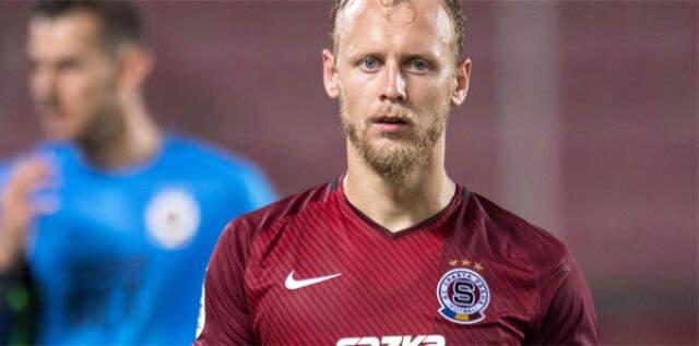 Eski Galatasaraylı Semih Kaya, Lüks Arabasıyla Direğe Çarptı