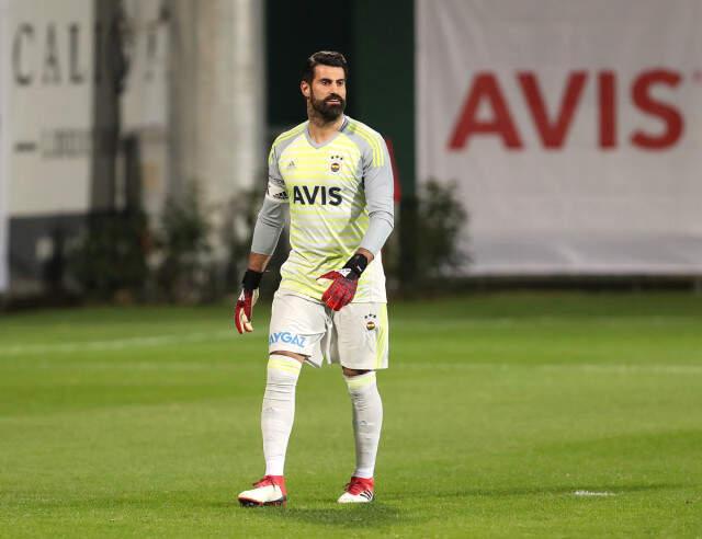 Fenerbahçe, Hazırlık Maçında AZ Alkmaar'ı 3-2 Devirdi