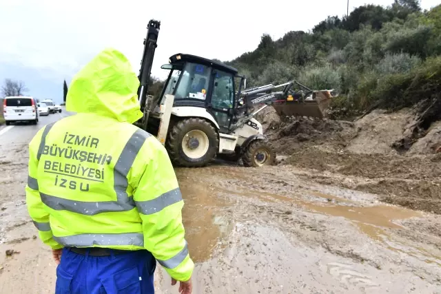 İzmir'de Şiddetli Yağış Ve Fırtına Raporu