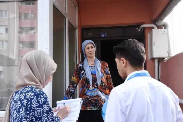 İzmit Belediyesi 160 Bin Evin Kapısını Çaldı İzmit Belediyesi 160 Bin Evin Kapısını Çaldı