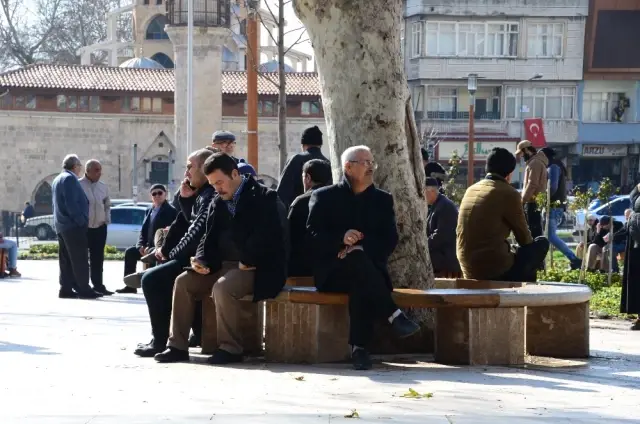 Kahramanmaraşlılar Güneşin Keyfini Çıkardı