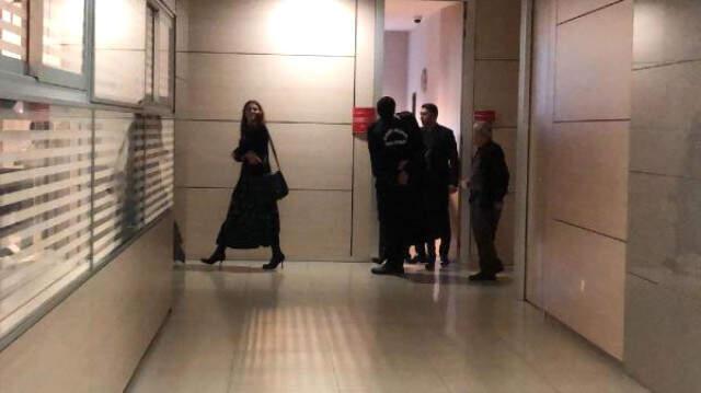 Son Dakika! Başörtülü Kadınlara Hakaret Ettiği İddia Edilen Deniz Çakır, İfade Vermek İçin Adliyeye Gitti