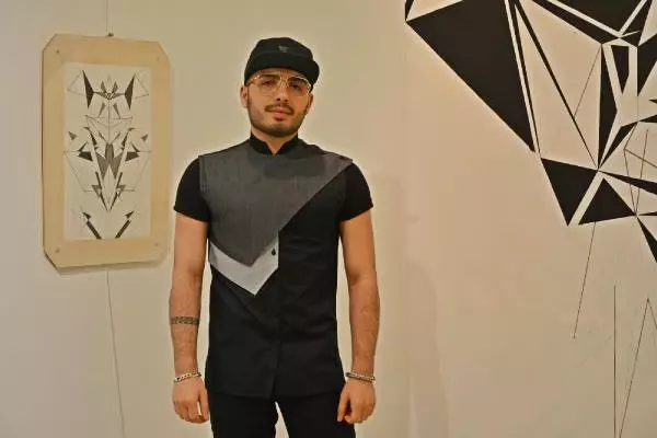 Ünlü Modacı 10 Yıllık Çalışmalarını Sergide Birleştirdi Ünlü Modacı 10 Yıllık Çalışmalarını Sergide Birleştirdi