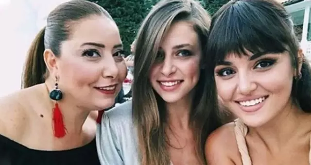 Annesinin Vefat Haberiyle Sarsılan Hande Erçel, Hastaneye Kaldırıldı Annesinin Vefat Haberiyle Sarsılan Hande Erçel, Hastaneye Kaldırıldı