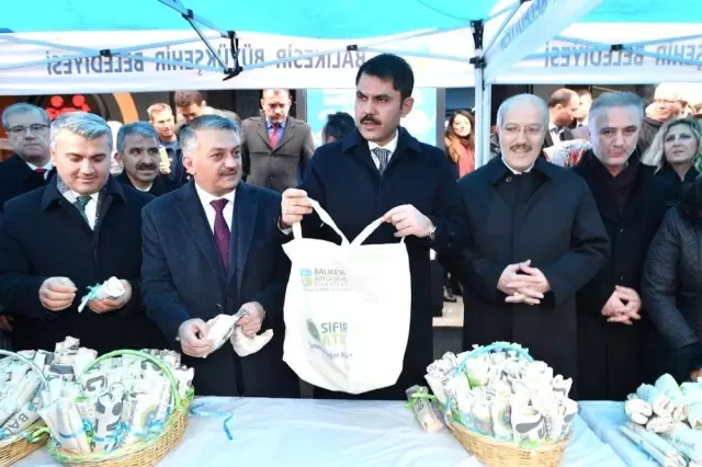 Bakan Kurum Bez Torba Dağıttı