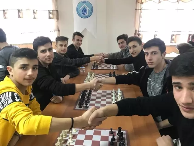 Emet'te Liseler Arası Satranç Turnuvası Sona Erdi