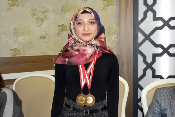 Engelleri Aşan Zeynep, Emanet Malzemelerle Türkiye 4'üncüsü Oldu