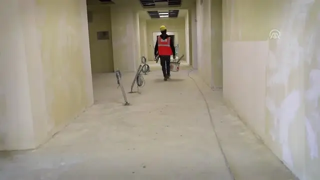 İnşaat İşçisinin Yan Flüt Tutkusu İnşaat İşçisinin Yan Flüt Tutkusu
