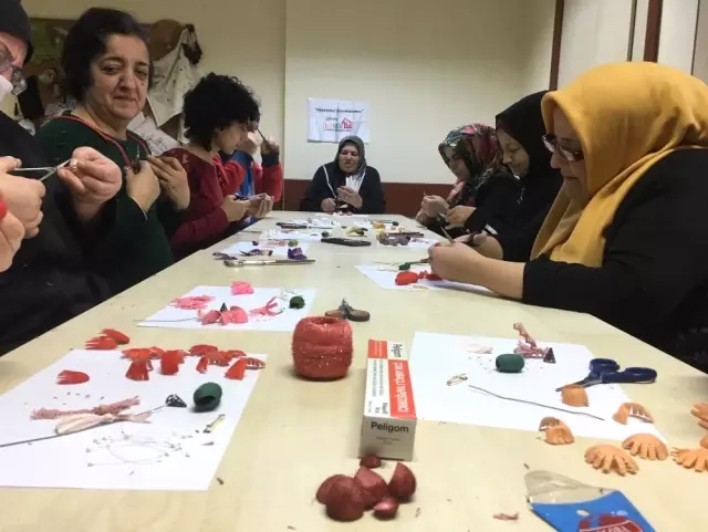 Kanserli Kadınlara El İşiyle Terapi