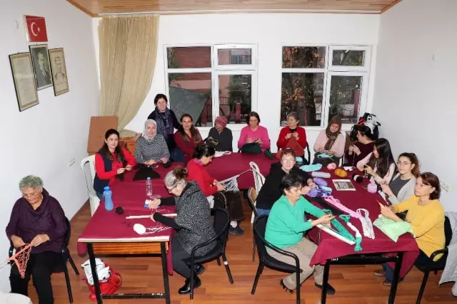 Kullanmadıkları Eşyaları Bez Torbaya Dönüştürüyorlar