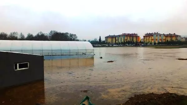 Simav Çayı Taştı, Bigadiç'te Ekili Araziler Su Altında Kaldı