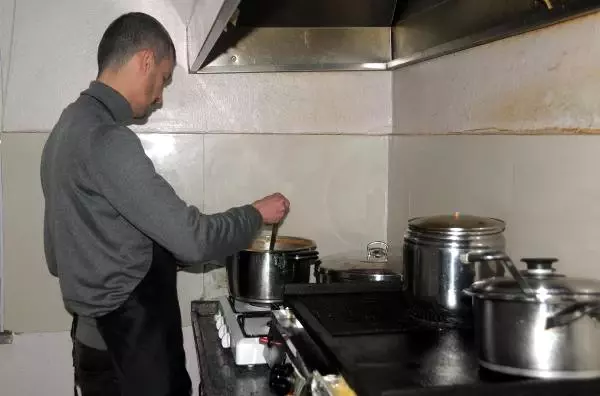 Bahattin Öğretmen, Lokantacı Oldu