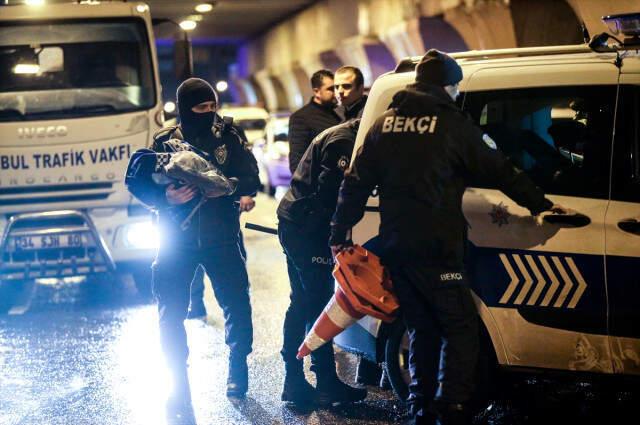'Dur' İhtarına Uymayan Sürücüyü Kovalayan Polis Aracı Kaza Yaptı: 2 Yaralı
