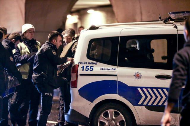 'Dur' İhtarına Uymayan Sürücüyü Kovalayan Polis Aracı Kaza Yaptı: 2 Yaralı