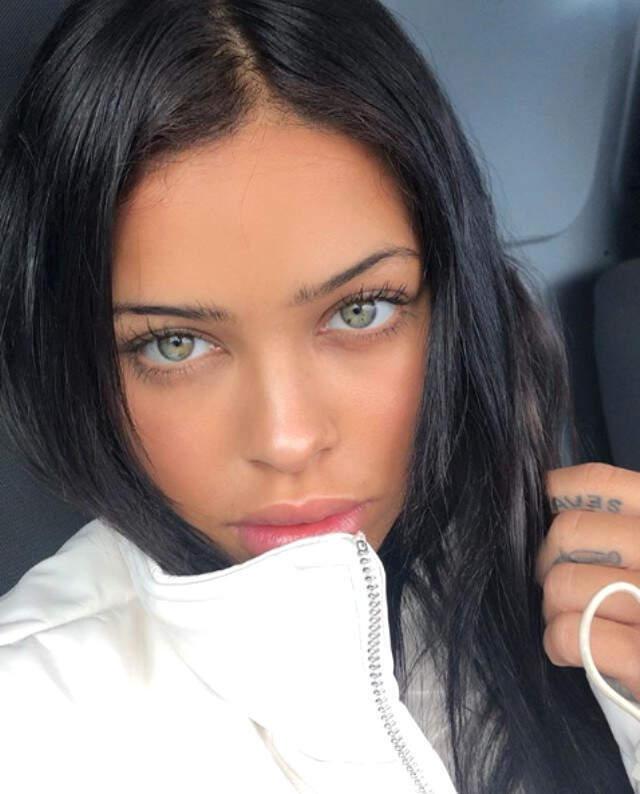 Faslı Güzel Nisrina Sbia, Güzelliğiyle Instagram'ı Salladı