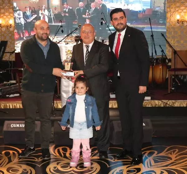 Ggc'den, Dha'ya 3 Ödül
