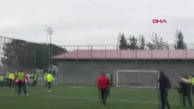 Kahramanmaraş Gözlerine Siyah Bandaj Bağlayıp Görme Engellilerle Maç Yaptılar Kahramanmaraş Gözlerine Siyah Bandaj Bağlayıp Görme Engellilerle Maç Yaptılar