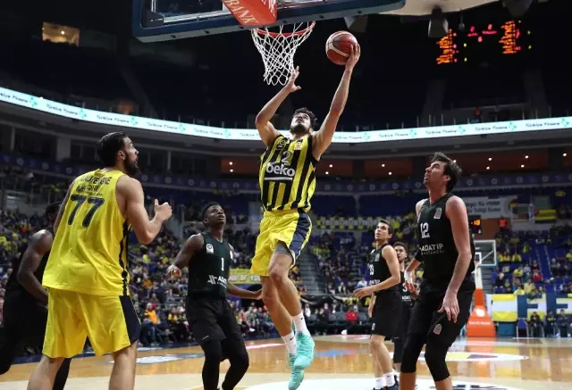 Lider Farklı Kazandı