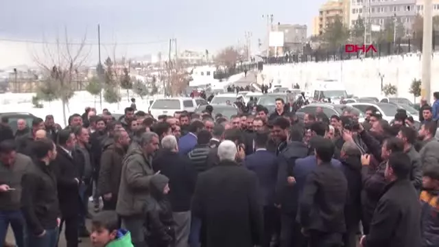Şırnak Mahir Ünal: Şırnak'ın Kaynaklarını Kandil'e Peşkeş Çekenlere İzin Vermeyeceğiz Şırnak Mahir Ünal: Şırnak'ın Kaynaklarını Kandil'e Peşkeş Çekenlere İzin Vermeyeceğiz