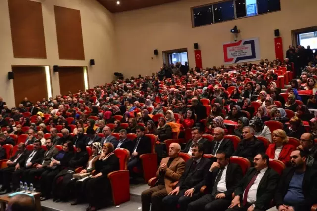 AK Parti Artvin Aday Toplantısı Yapıldı AK Parti Artvin Aday Toplantısı Yapıldı