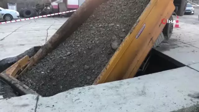 Akaryakıt İstasyonunda Beton Yarıldı, Kamyon İçine Girdi Akaryakıt İstasyonunda Beton Yarıldı, Kamyon İçine Girdi
