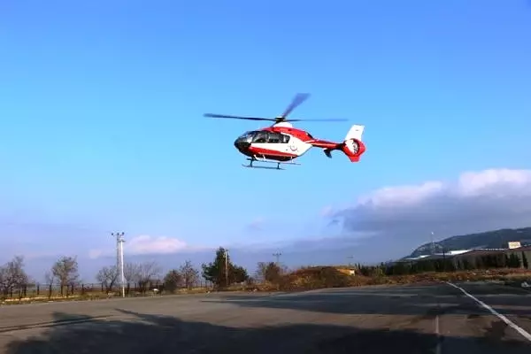 Akciğer Hastası Helikopter ile Hastaneye Getirildi