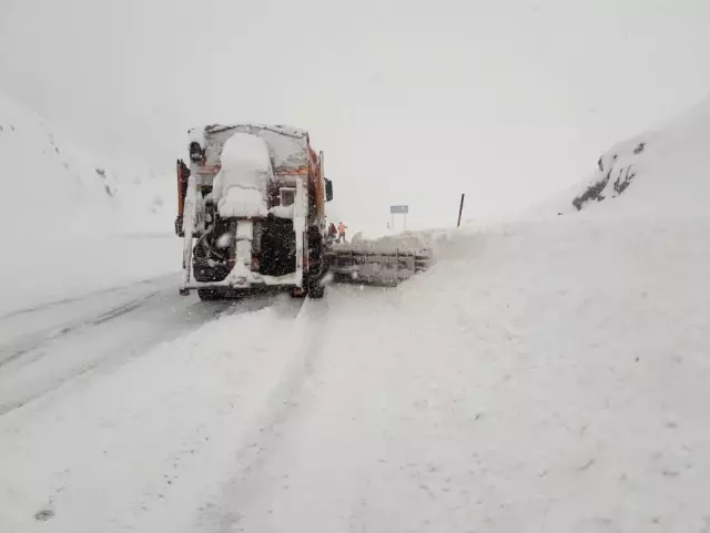 Antalya-Konya Karayolunda Ulaşım Güçlükle Sağlanıyor