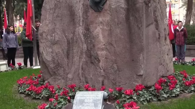 Atatürk'ün Annesi Zübeyde Hanım, Vefatının 96. Yılında Mezarı Başında Anıldı Atatürk'ün Annesi Zübeyde Hanım, Vefatının 96. Yılında Mezarı Başında Anıldı