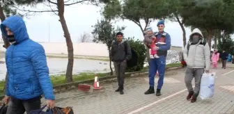 Cunda Adası: Ege Denizinde Fırtınaya Yakalanan Mültecileri Sahil Güvenlik Ölümden Kurtardı Cunda Adası: Ege Denizinde Fırtınaya Yakalanan Mültecileri Sahil Güvenlik Ölümden Kurtardı